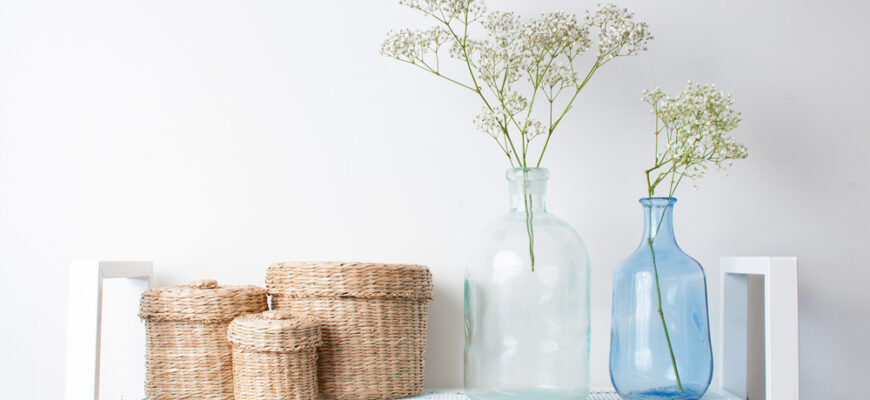 Home,Interior,Decoration:,The,Branches,In,Vintage,Bottles,And,Baskets